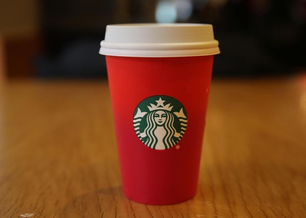 1997: Starbucks releases its first Christmas cup